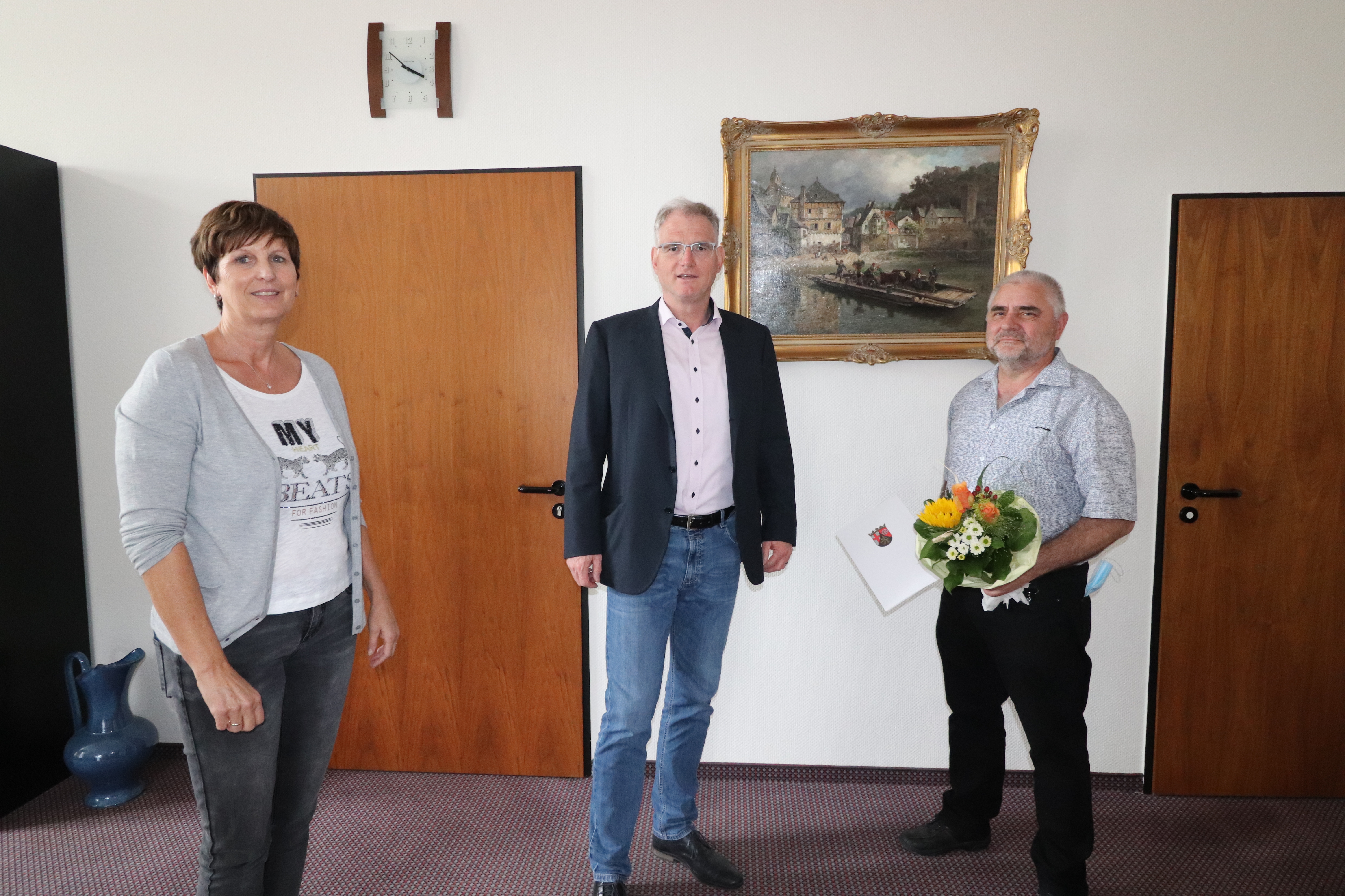 Bild v.l.n.r. Monika Felten, Bürgermeister Uwe Bruchhäuser, Karl-Heinz Reinig