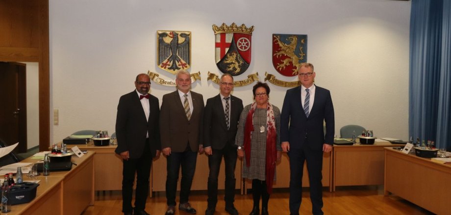 (v.r.n.l.): Bürgermeister Uwe Bruchhäuser, Gisela Bertram, Lutz Zaun, Birk Utermark, Josef Winkler