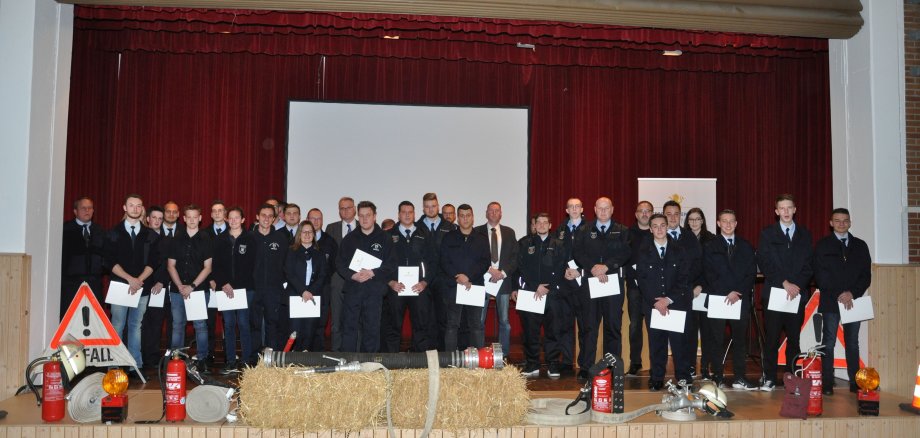 Gruppenbild der Kameradinnen und Kameraden