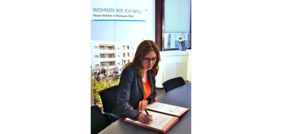 Bild Staatsministerin Sabine Bätzing-Lichtenthäler
