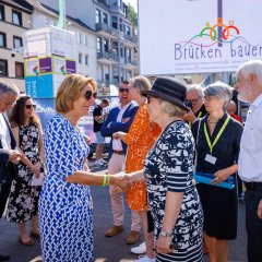 Link öffnet seitenüberlagerndes Dialog-Fenster
