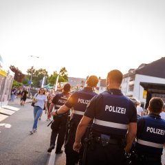 Link öffnet seitenüberlagerndes Dialog-Fenster