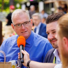 Link öffnet seitenüberlagerndes Dialog-Fenster